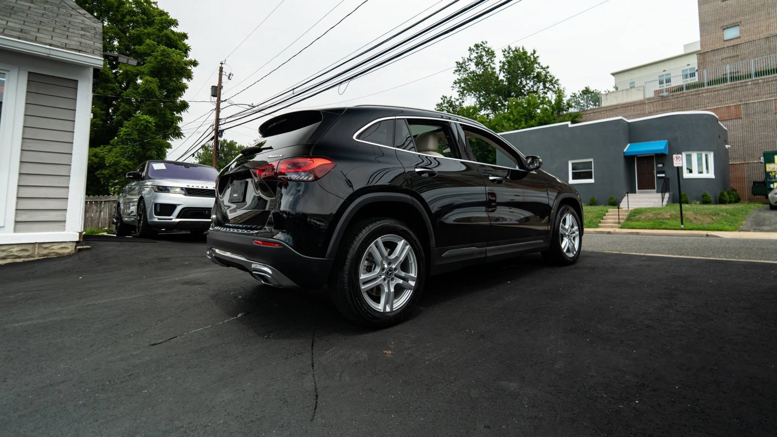 Used 2022 Mercedes-Benz GLA 250 4MATIC w/ Premium Package Lite image 3