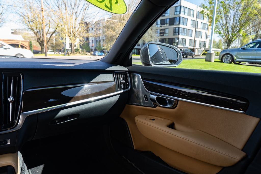 Used 2018 Volvo S90 T6 Momentum w/ Convenience Package image 11