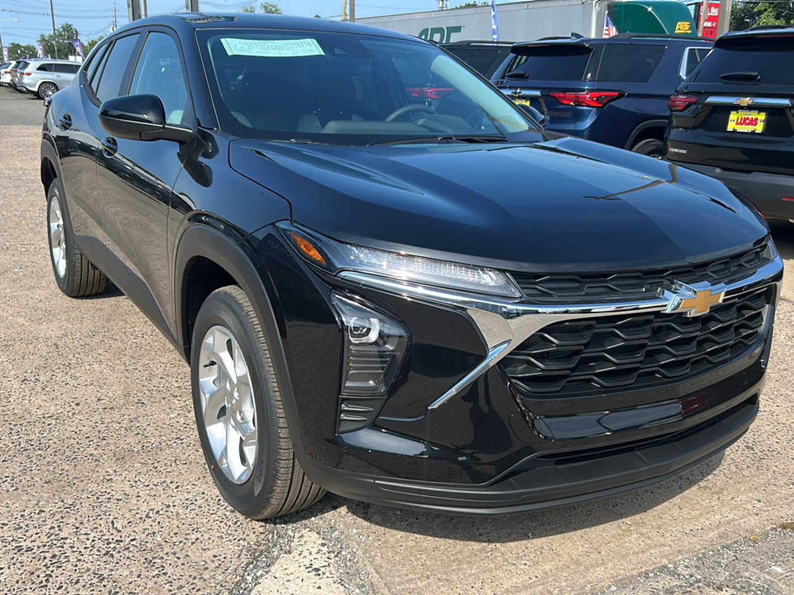 New 2026 Chevrolet Trax LS w/ LS Convenience Package FWD image 5