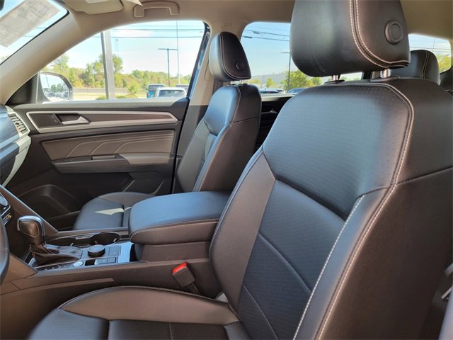 Used 2022 Volkswagen Atlas SE w/ Black Wheel Package image 14