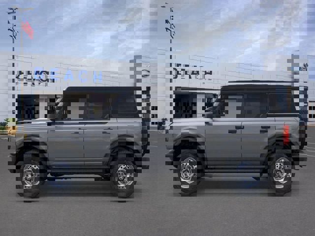 New 2025 Ford Bronco 4-Door image 3