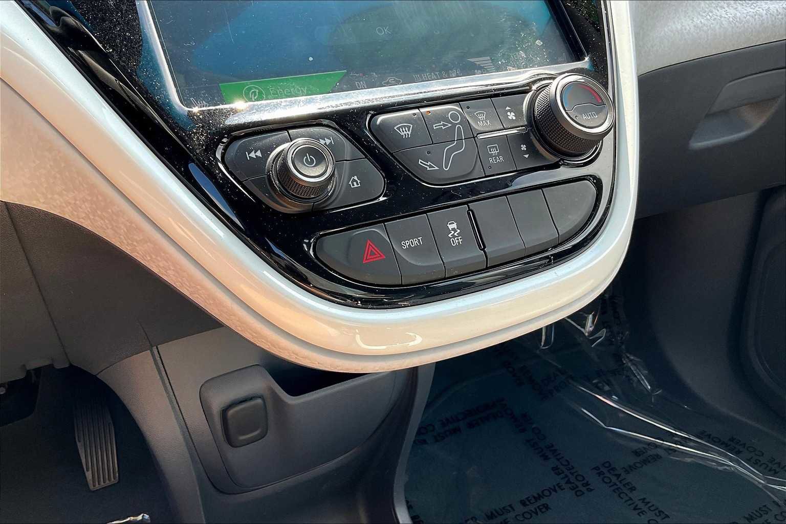 Used 2017 Chevrolet Bolt Premier w/ Driver Confidence II Package image 30