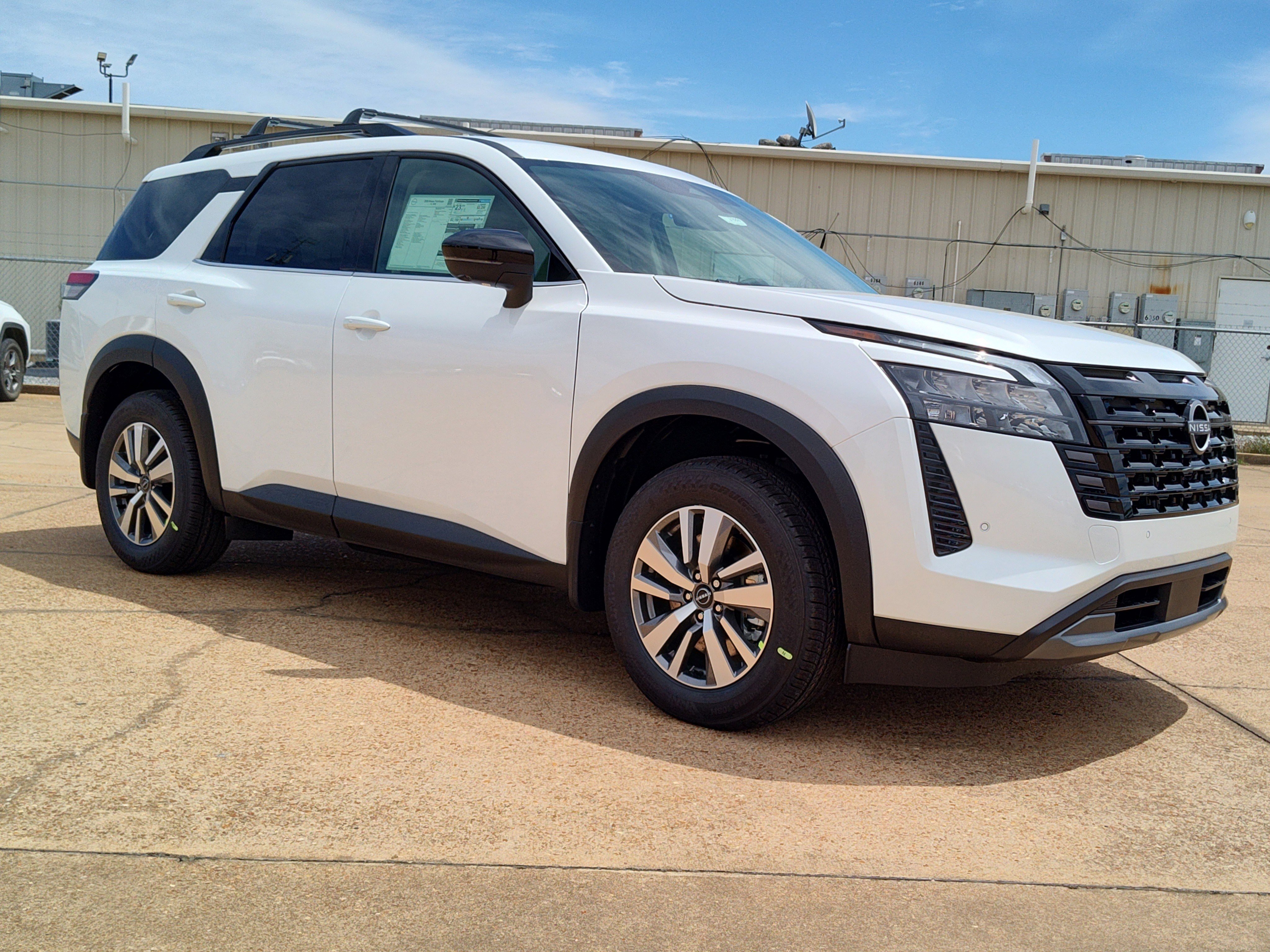 New 2026 Nissan Pathfinder SL FWD image 6