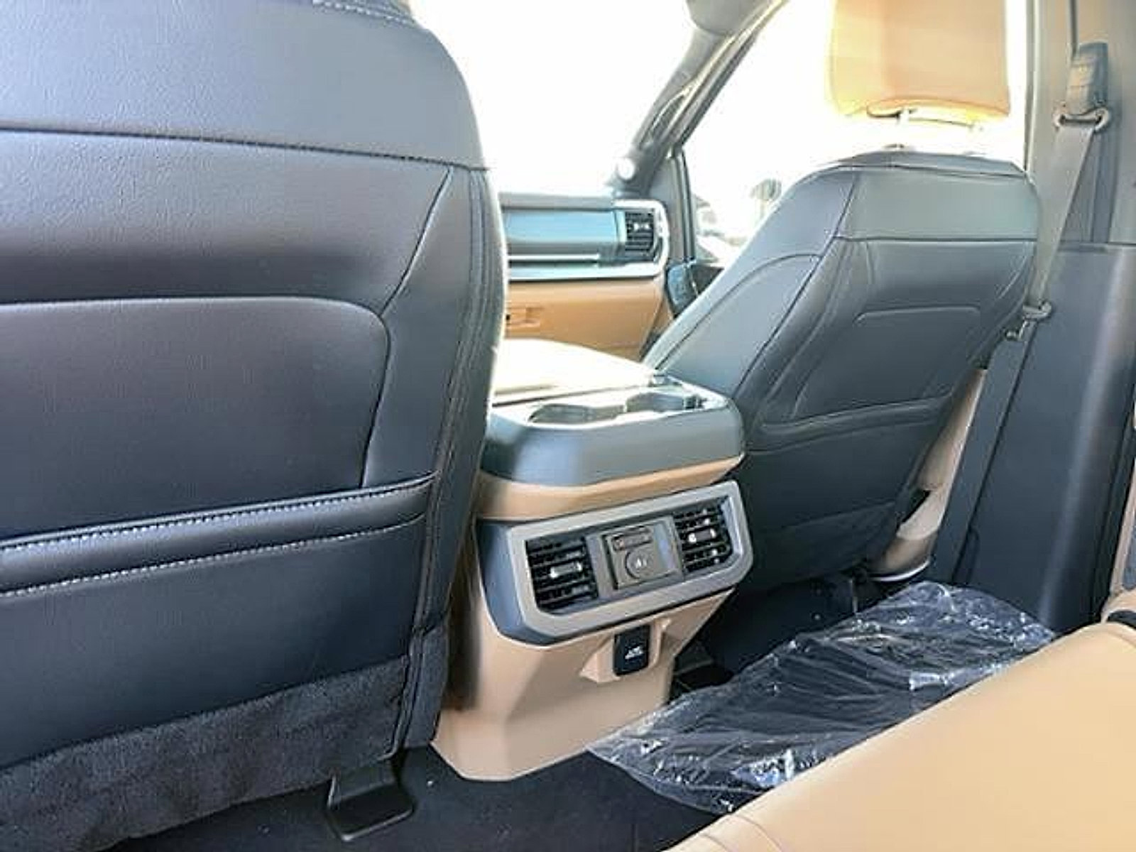 New 2026 Ford F250 Lariat w/ FX4 Off-Road Package AWD/4WD image 12