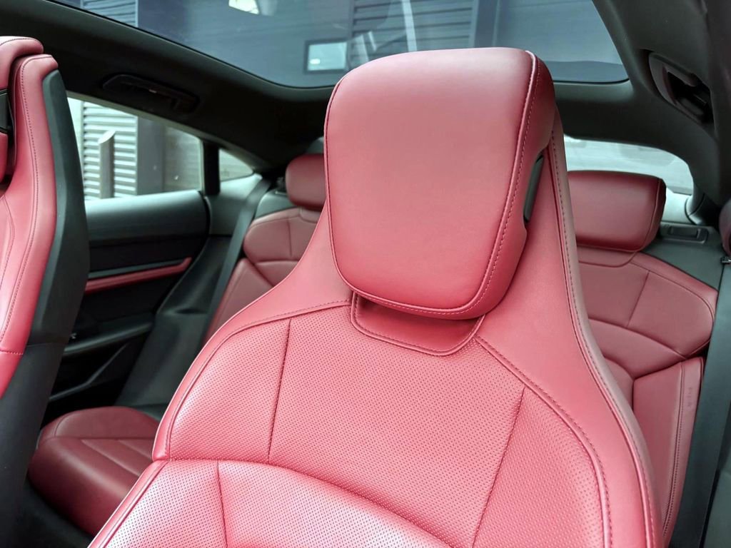 Used 2022 Porsche Taycan image 21