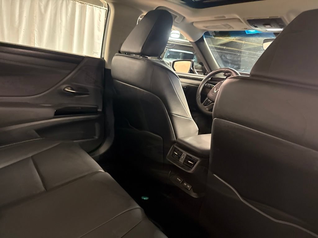 Used 2023 Lexus ES 350 w/ Premium Package FWD image 10