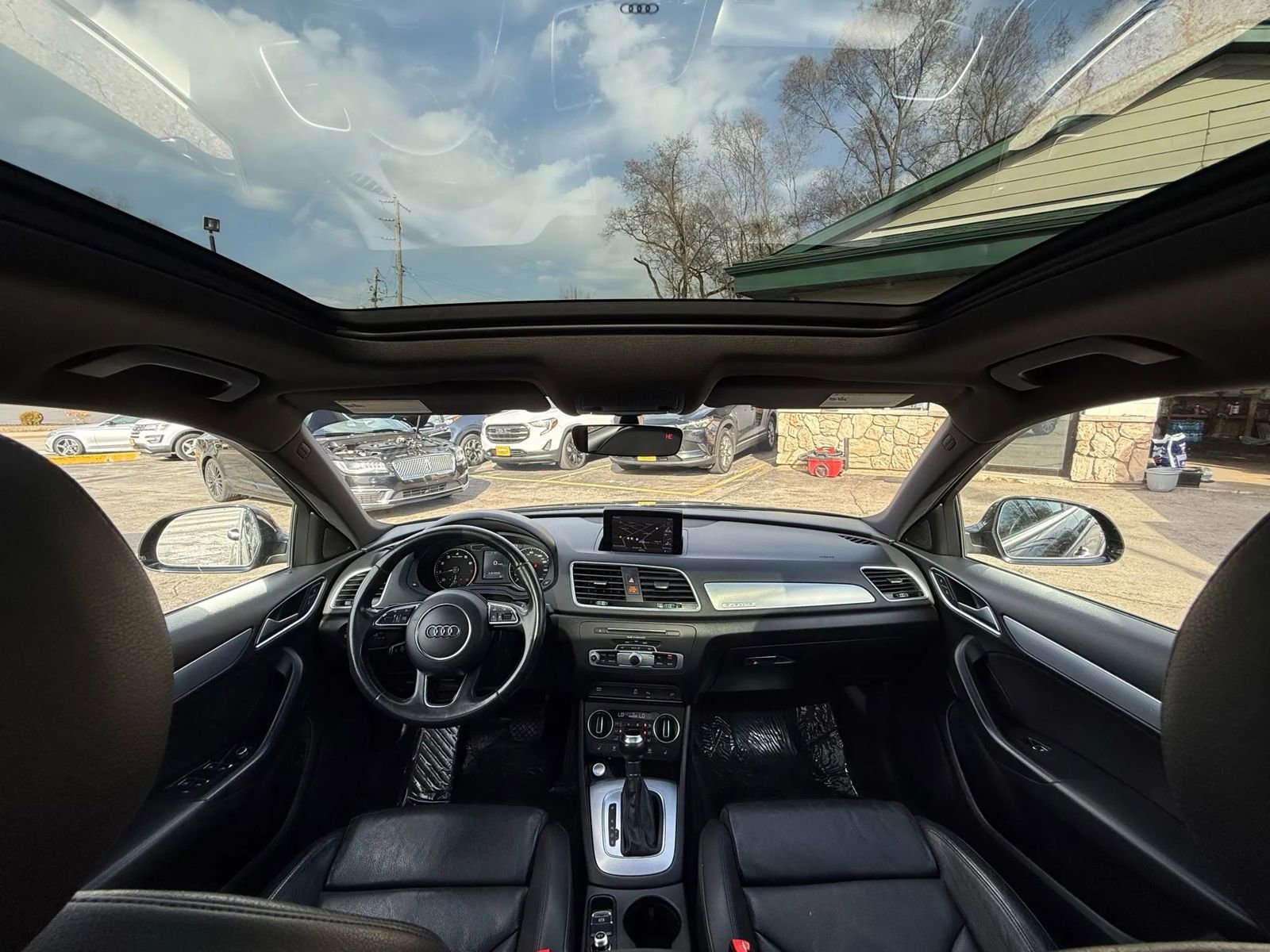 Used 2017 Volkswagen Tiguan SEL image 35