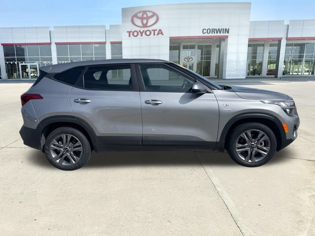 Used 2023 Kia Seltos LX AWD/4WD image 6