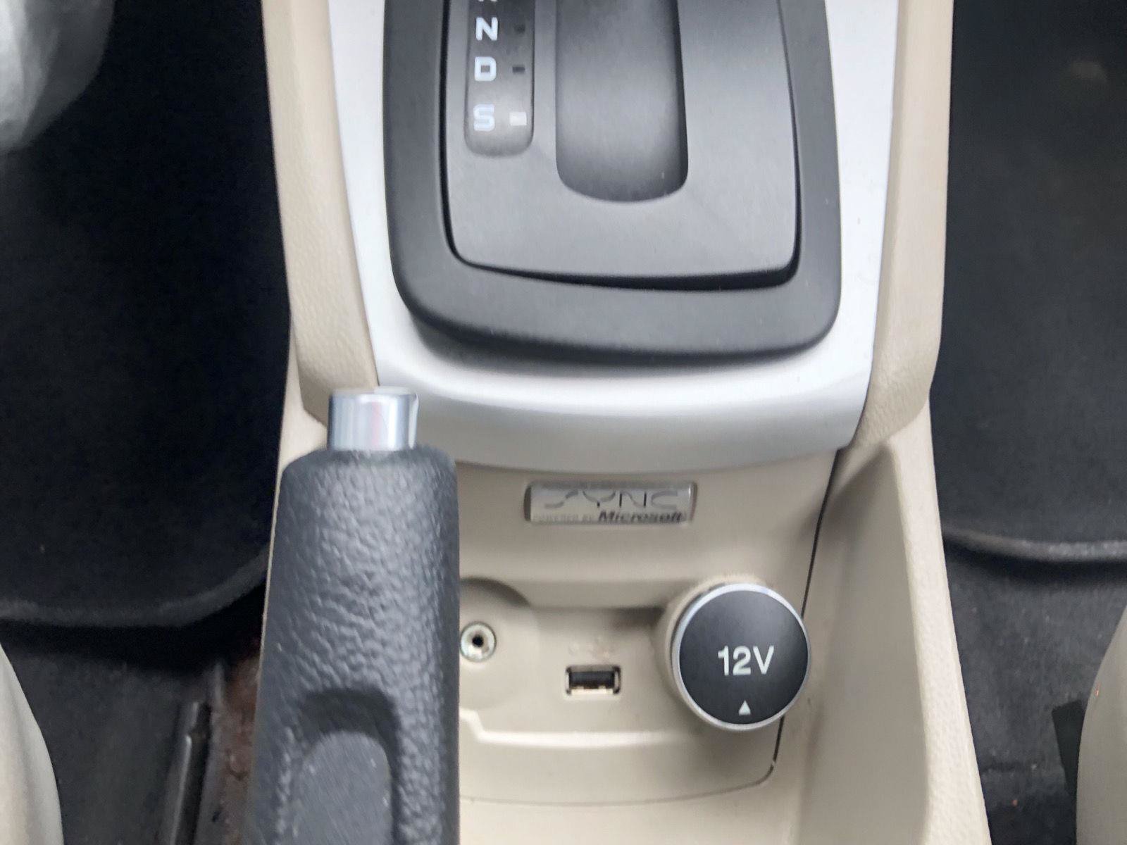 Used 2015 Ford Fiesta SE FWD image 28