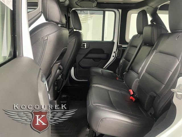 Used 2023 Jeep Wrangler Altitude image 20