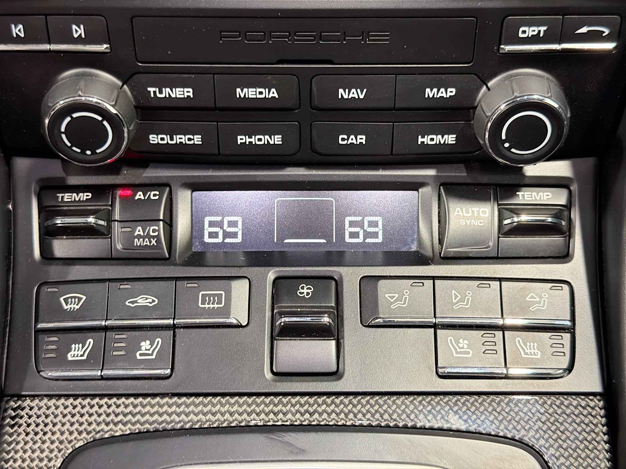 Certified 2019 Porsche 911 Turbo S AWD/4WD image 31