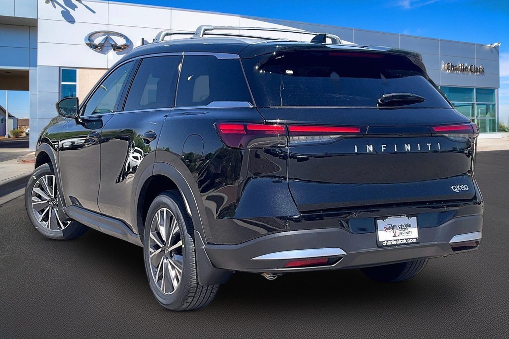 New 2027 INFINITI QX60 Luxe w/ Family Package FWD image 3
