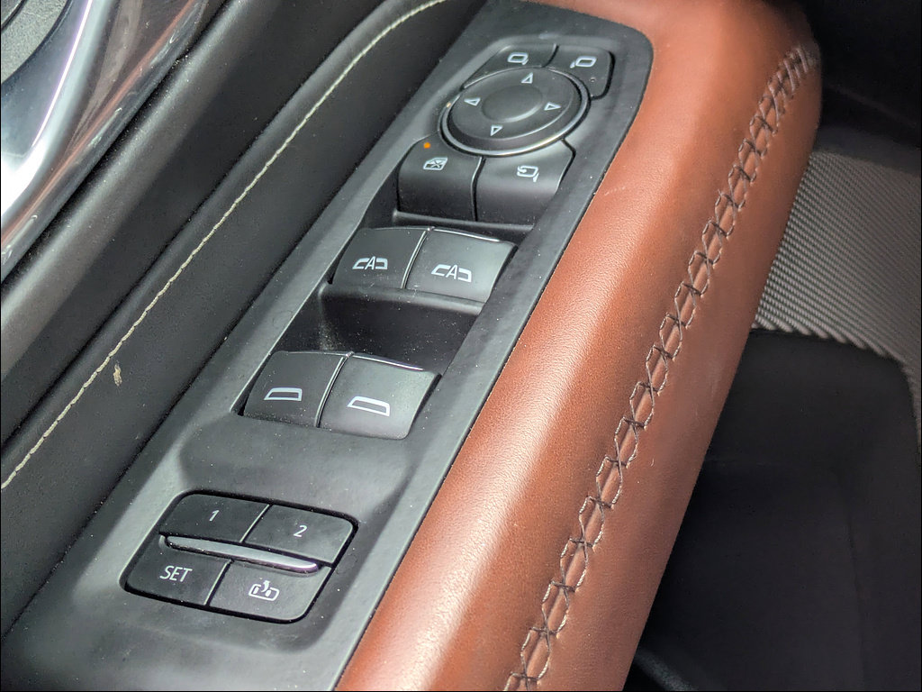 Used 2024 GMC Yukon XL Denali Ultimate AWD/4WD image 32