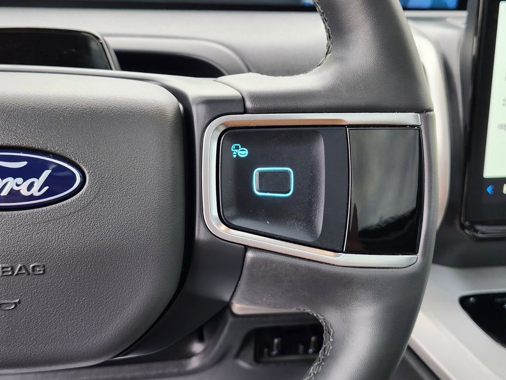 Certified 2025 Ford Expedition Max Active image 32