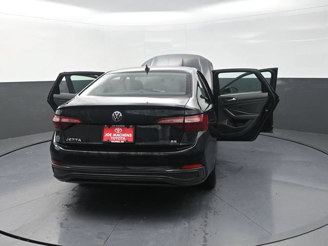 Used 2024 Volkswagen Jetta SE FWD image 44