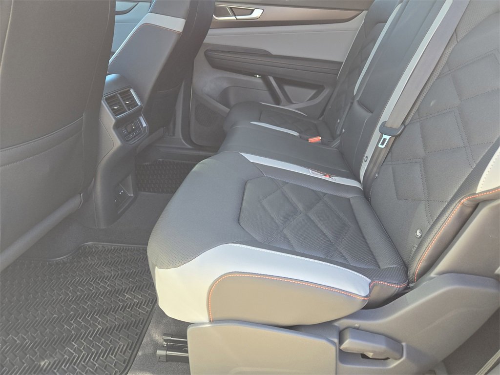 New 2026 Volkswagen Atlas Peak Edition image 22