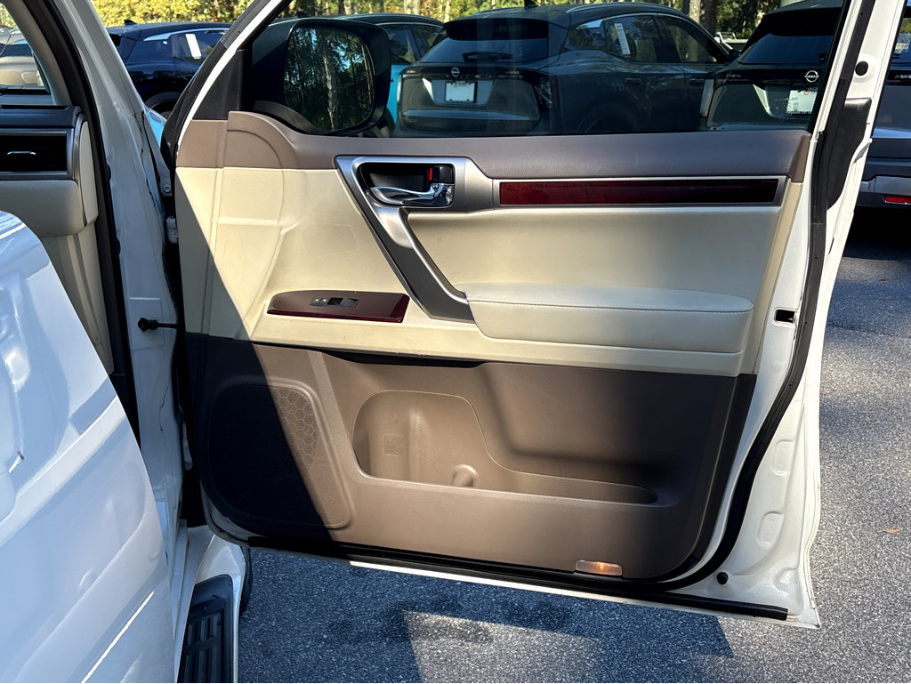 Used 2017 Lexus GX 460 image 16