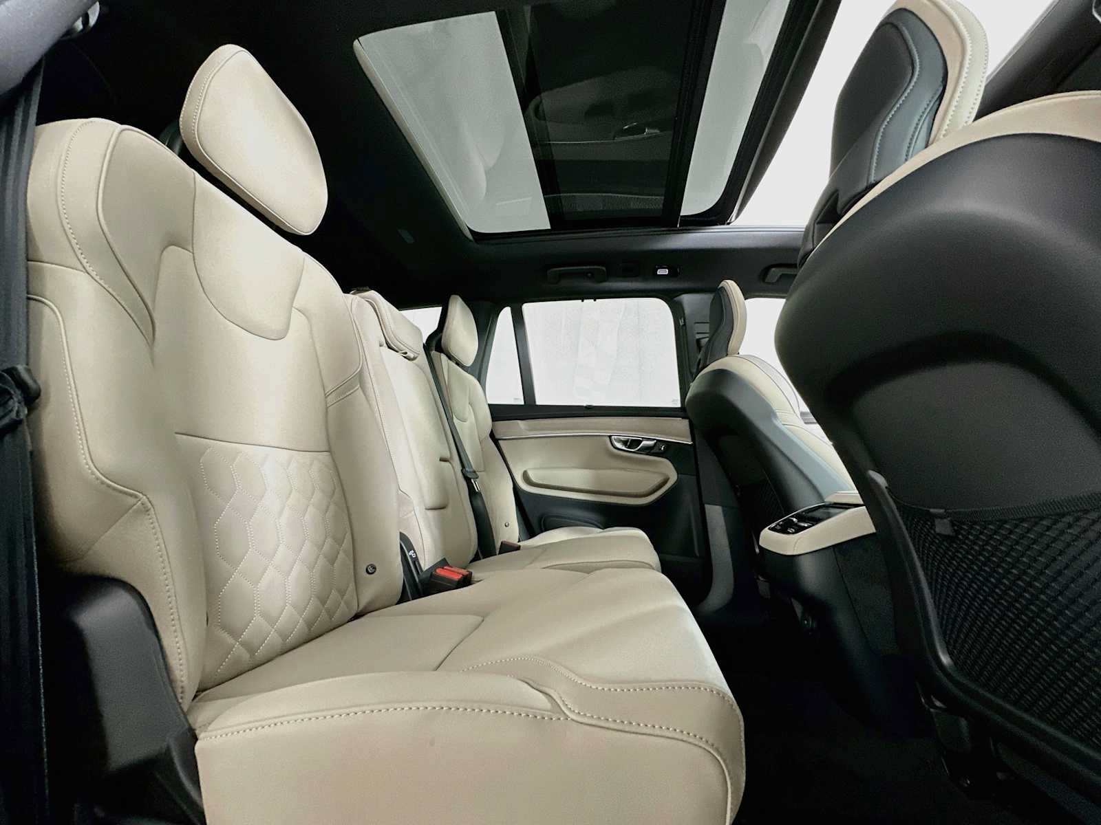 New 2027 Volvo XC90 B6 Plus AWD/4WD image 26