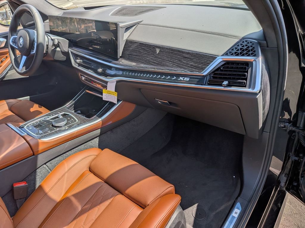 New 2026 BMW X5 xDrive50e image 9