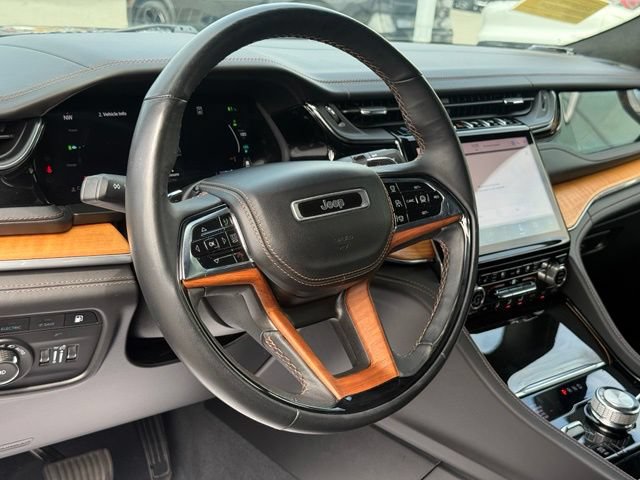 Used 2023 Jeep Grand Cherokee Summit AWD/4WD image 13