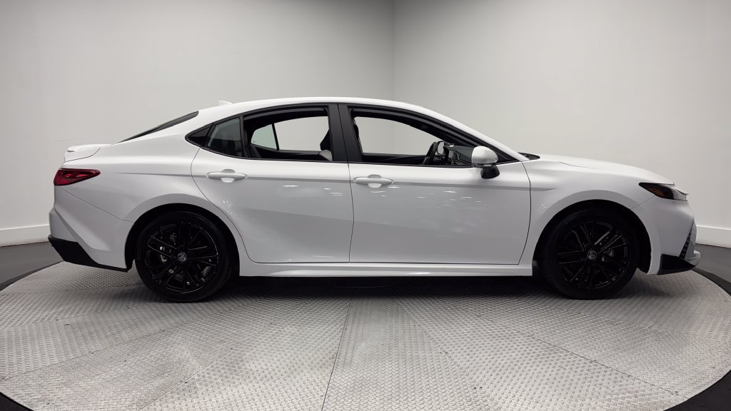 Used 2026 Toyota Camry SE FWD image 39