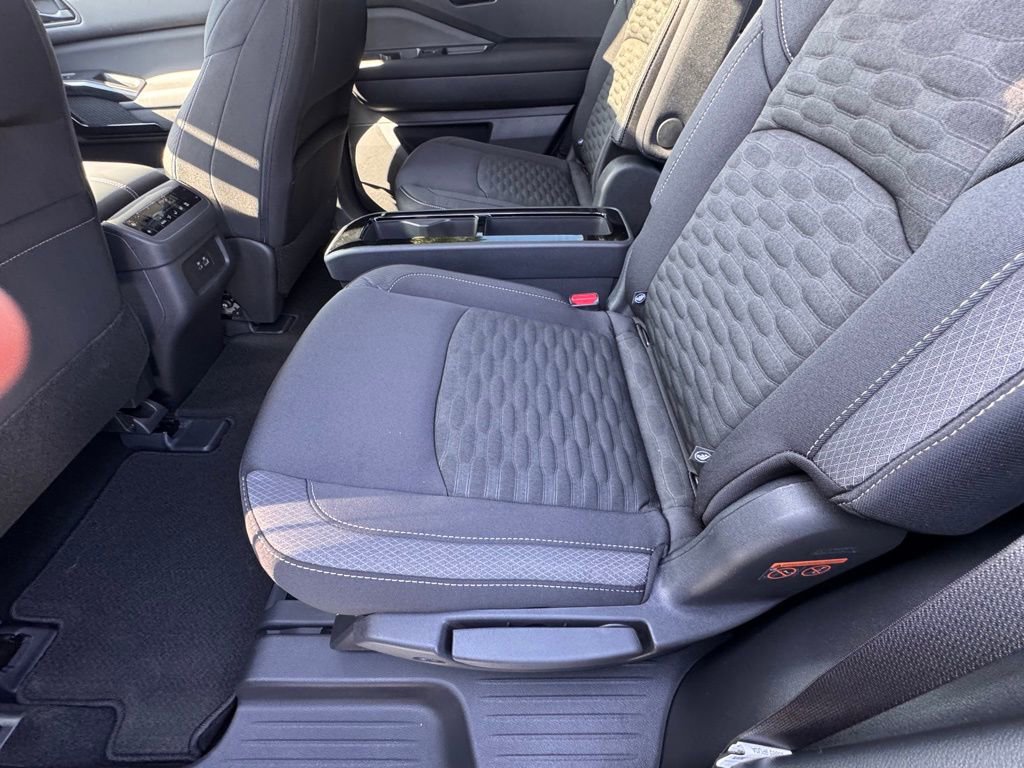 New 2025 Nissan Pathfinder SV image 13