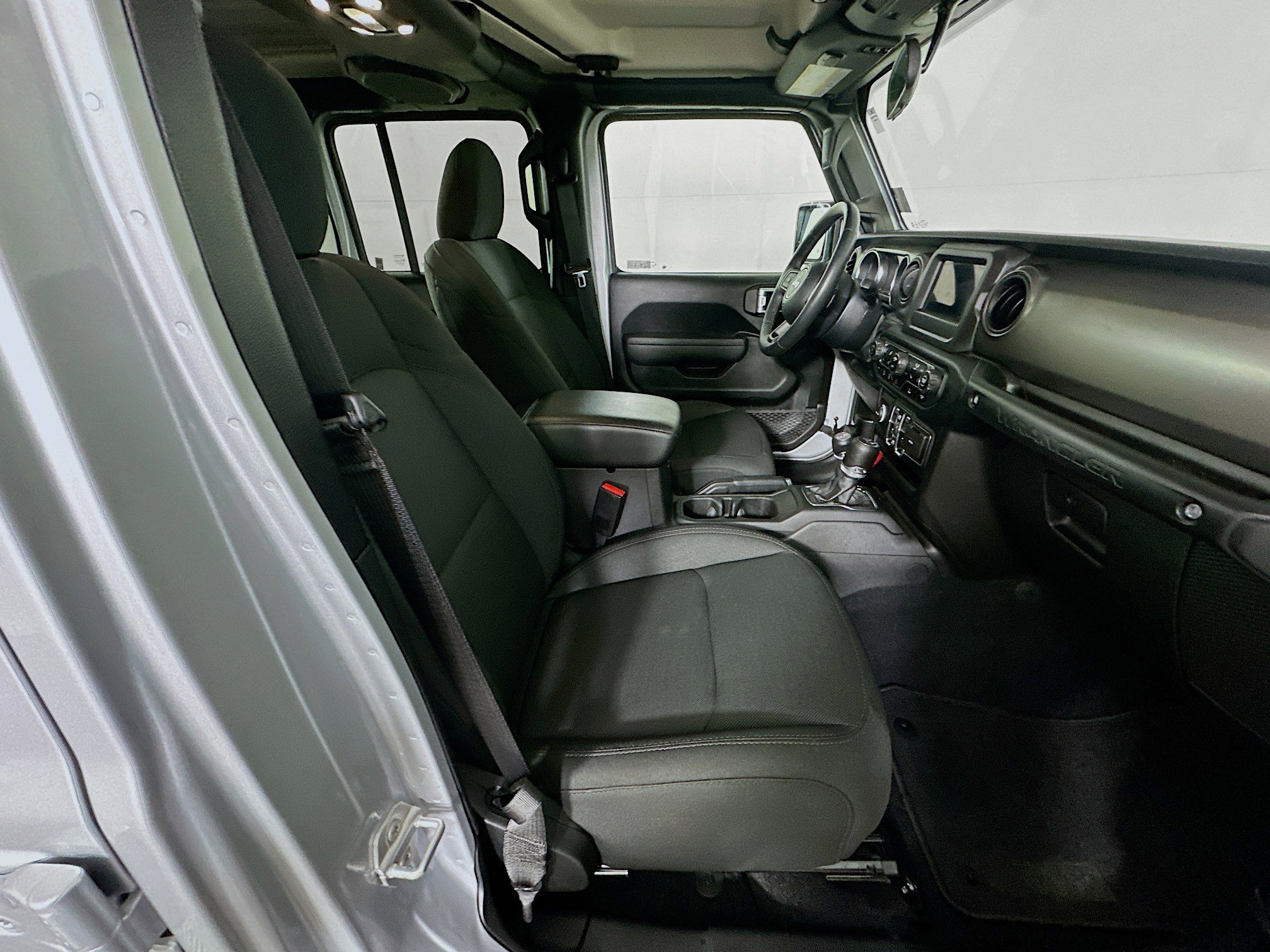 Used 2022 Jeep Wrangler Sport S image 28