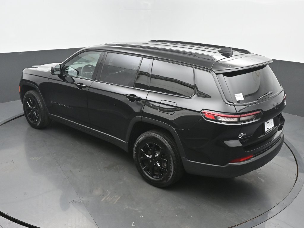 Used 2025 Jeep Grand Cherokee L Altitude AWD/4WD image 48