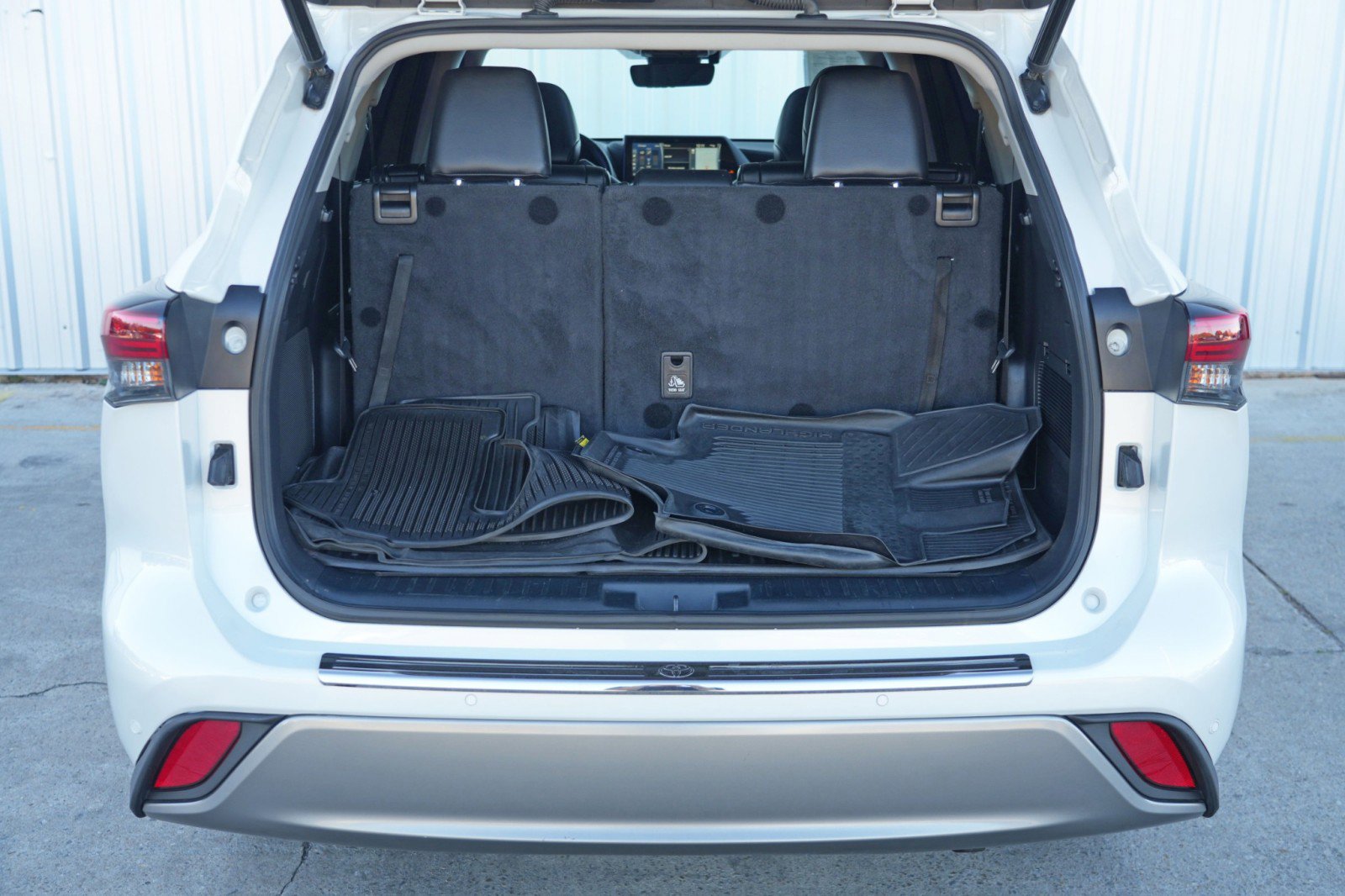 Used 2022 Toyota Highlander Platinum image 9
