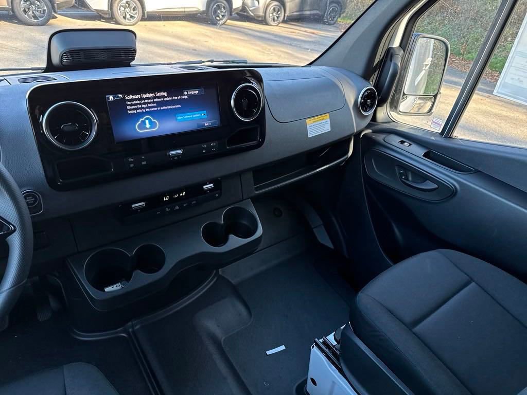 New 2025 Mercedes-Benz Sprinter 2500 image 17