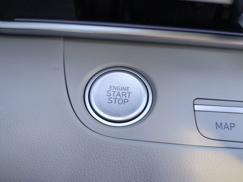 New 2026 Hyundai Elantra Limited image 36