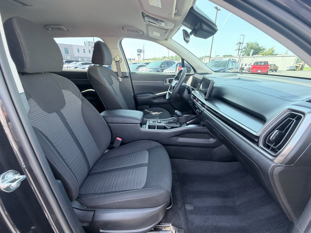 Used 2026 Kia Sorento LX FWD image 21