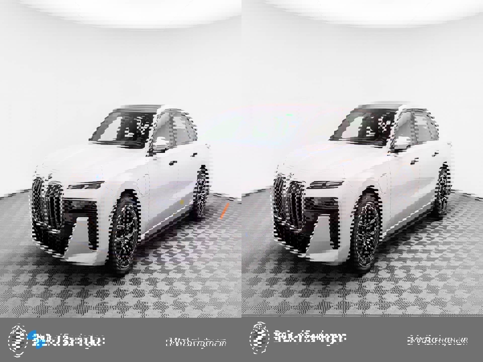 New 2025 BMW 750e xDrive image 1