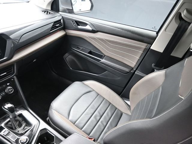 Used 2024 Volkswagen Taos SEL image 11