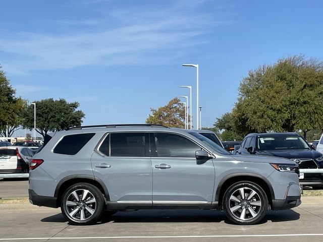 Used 2024 Honda Pilot Touring image 3