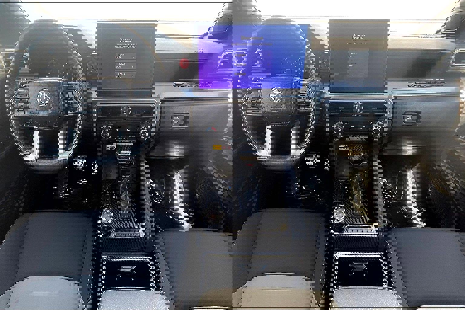 Used 2024 Toyota Tacoma TRD Sport w/ TRD Sport Upgrade Package image 19