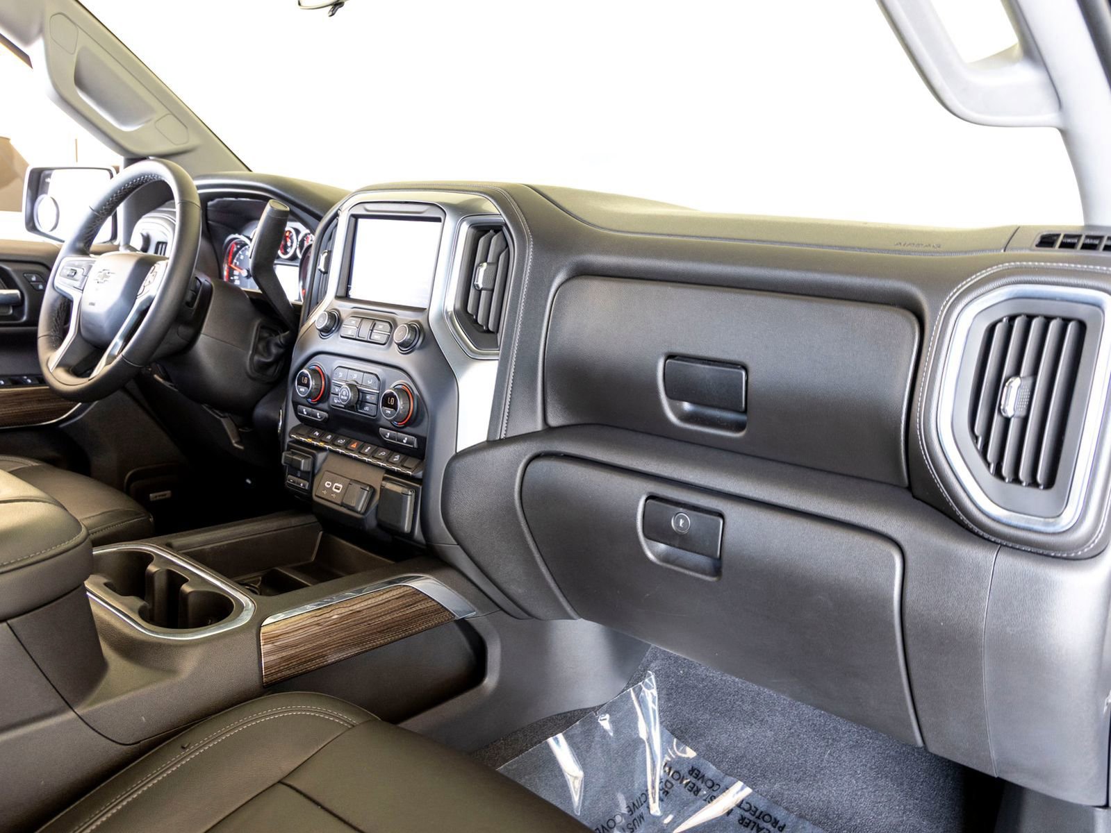 Used 2020 Chevrolet Silverado 1500 LT Trail Boss AWD/4WD image 28