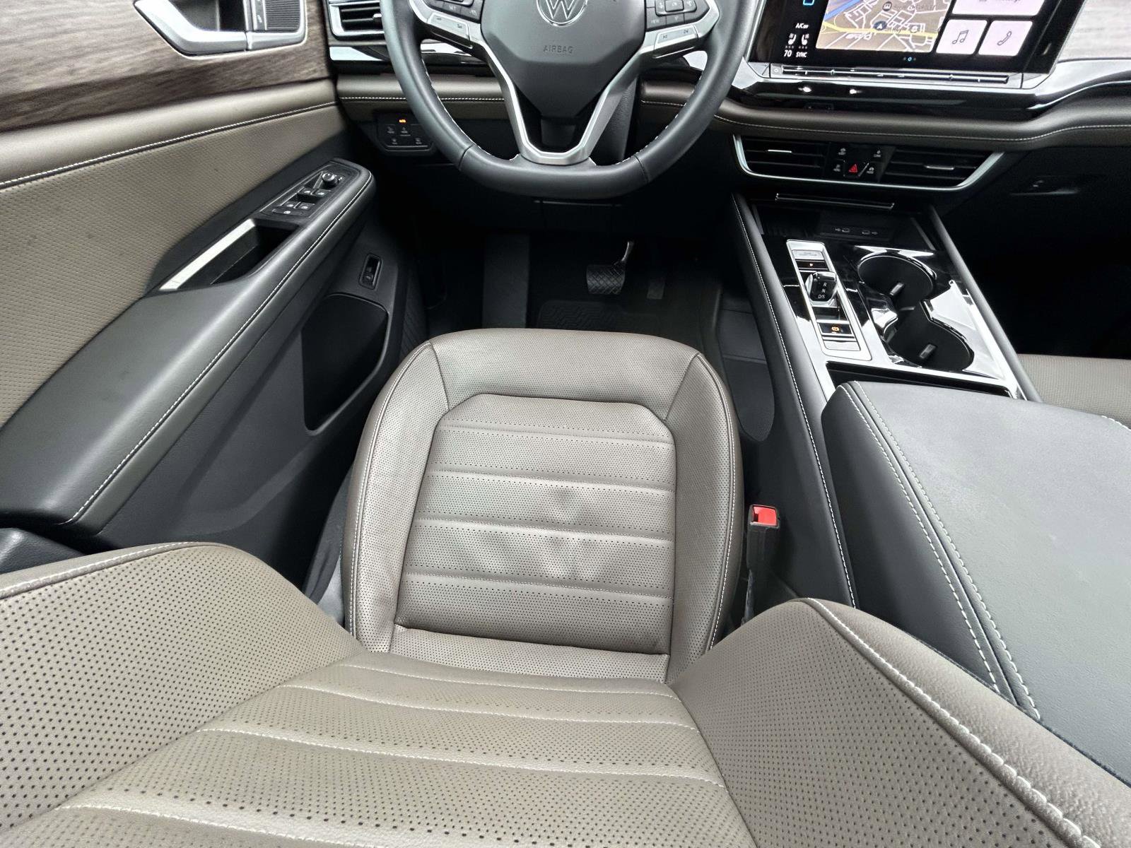 Used 2025 Volkswagen Atlas SEL image 14