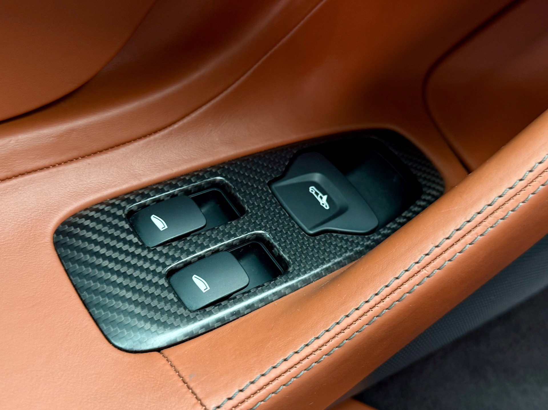 Used 2017 McLaren 570S image 51