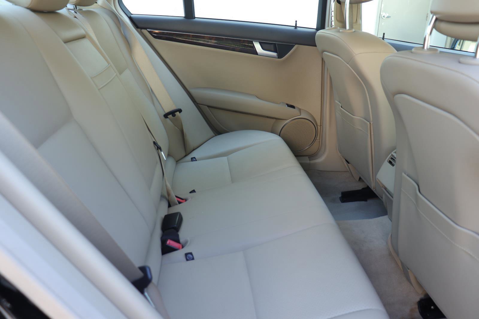 Used 2013 Mercedes-Benz C 250 Luxury image 18