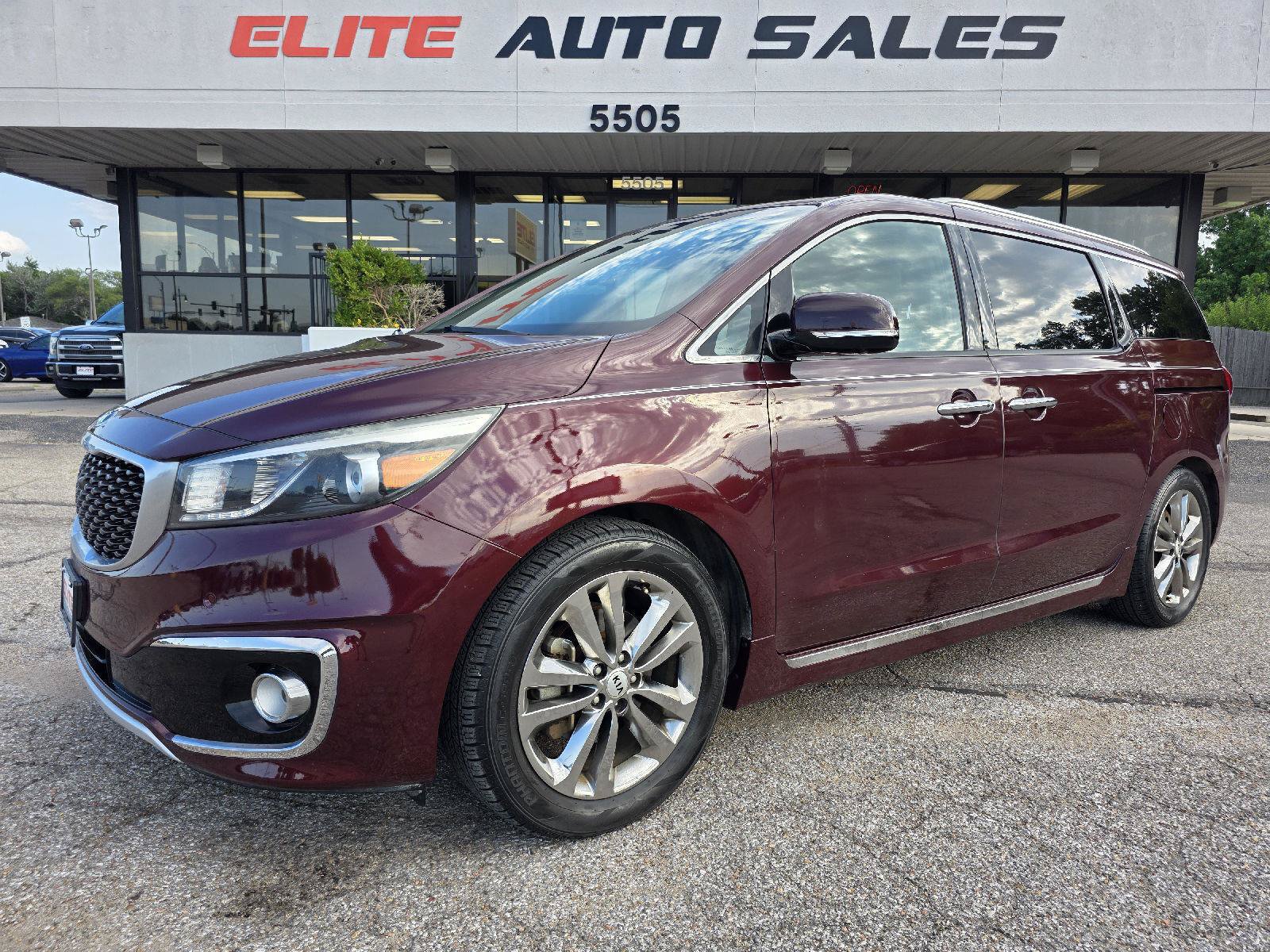 Used 2016 Kia Sedona SX Limited w/ Option Group 030 FWD image 1