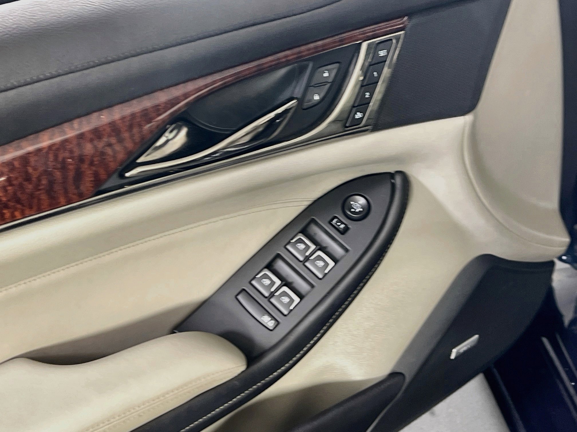 Used 2019 Cadillac CTS Sedan RWD image 17