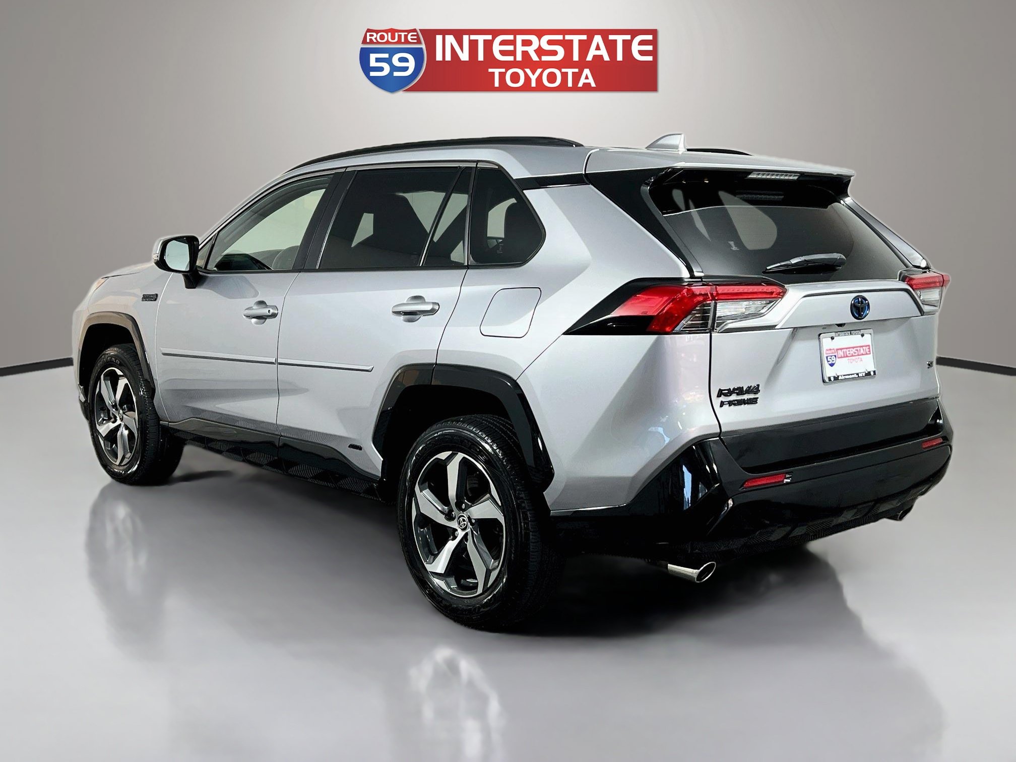 Used 2024 Toyota RAV4 SE w/ Weather & Moonroof Package AWD/4WD image 5