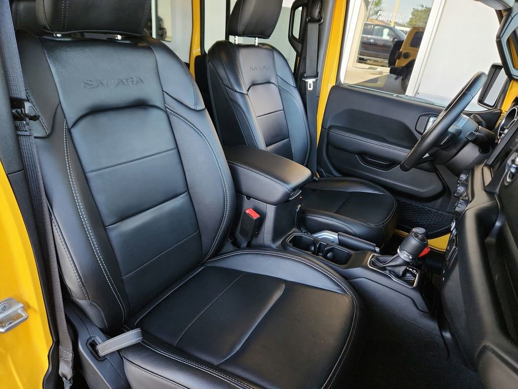 Used 2019 Jeep Wrangler Unlimited Sahara w/ Uconnect 4C Nav & Sound Group AWD/4WD image 25