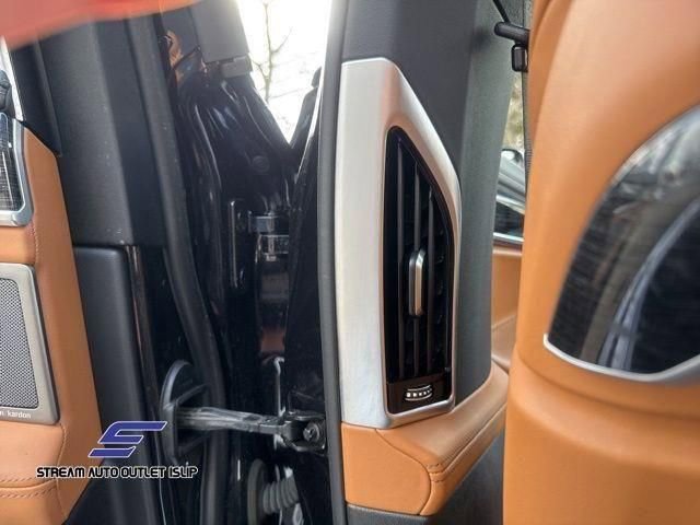 Used 2022 BMW 750i xDrive w/ Executive Package AWD/4WD image 32