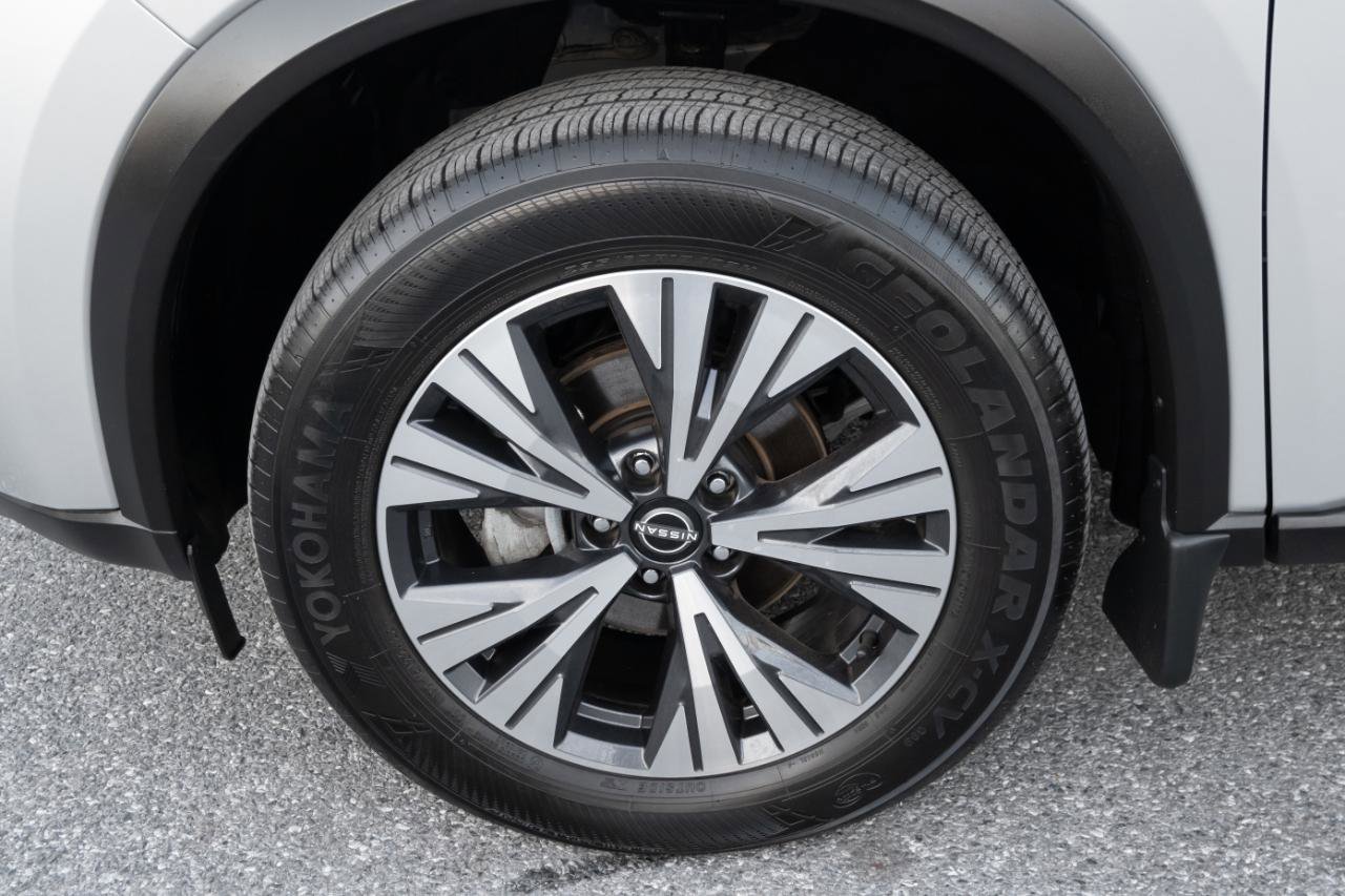 Used 2023 Nissan Rogue SV image 36