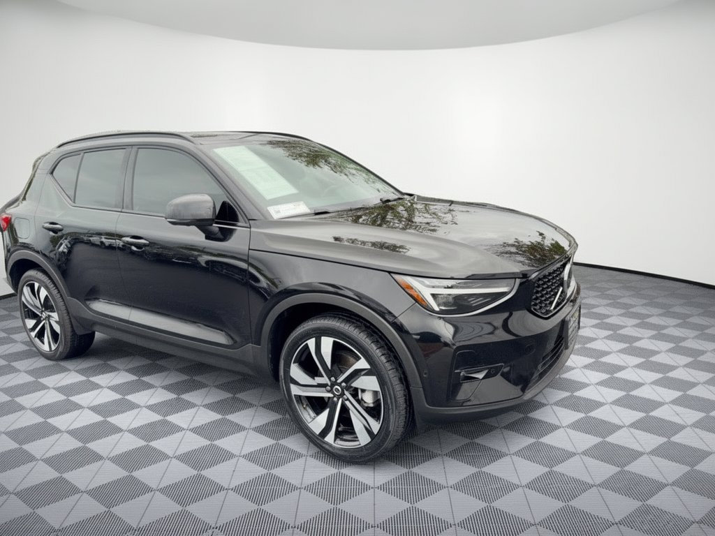 Used 2024 Volvo XC40 B5 Plus w/ Protection Package Premier AWD/4WD image 31
