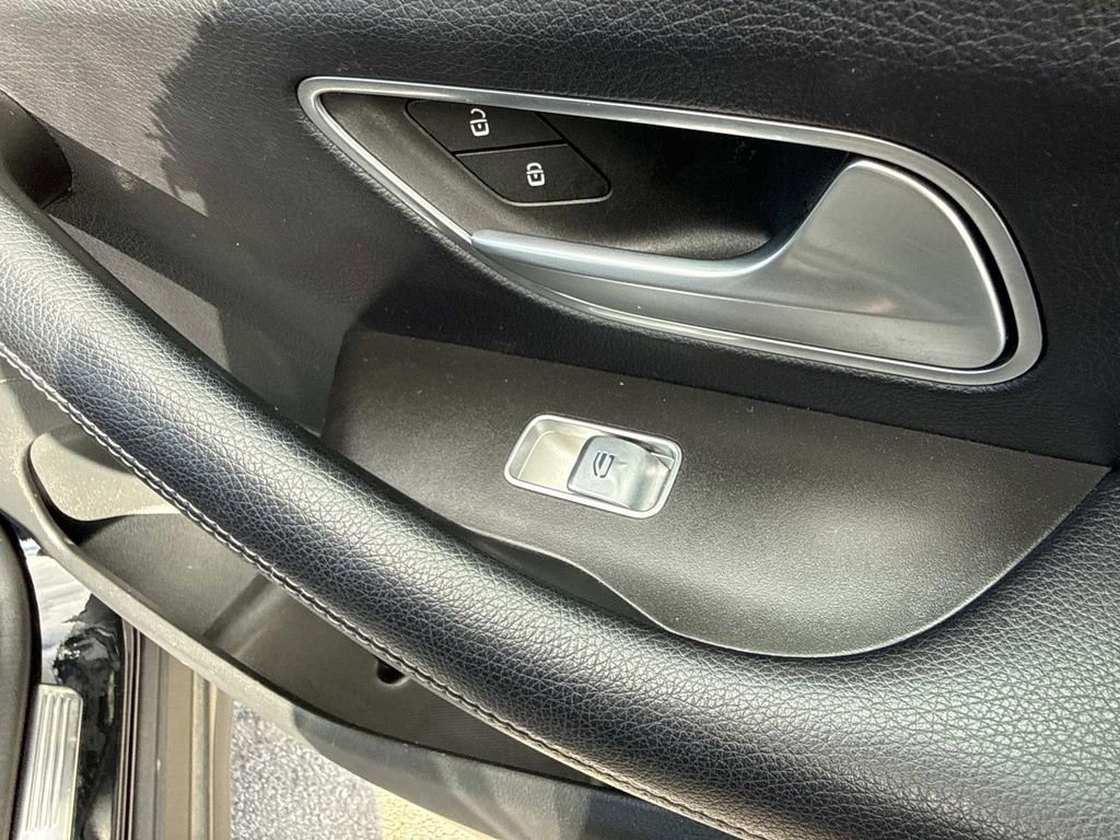 Used 2023 Mercedes-Benz GLS 450 GLS 450 image 28