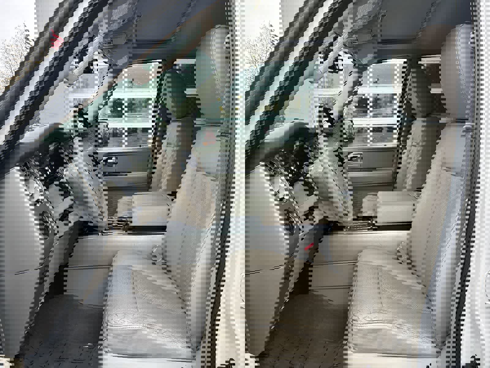 Used 2013 Ford Expedition Limited AWD/4WD image 11