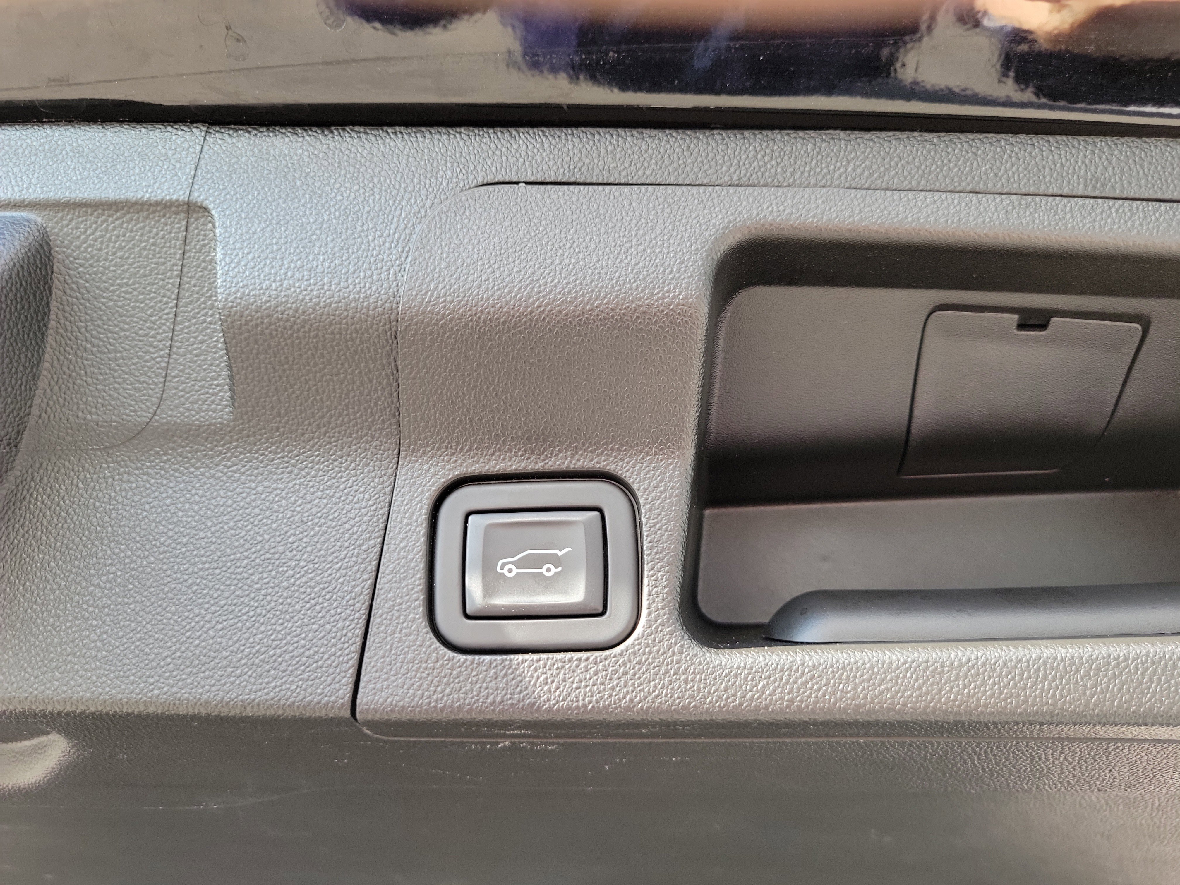 Used 2023 GMC Acadia AT4 w/ Technology Package image 19